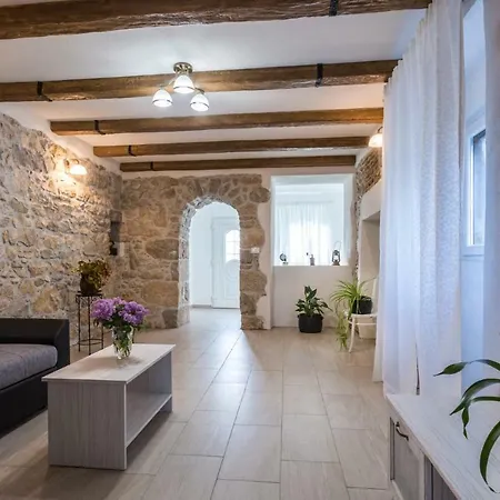 Mulberry Ferienhaus Milohnici